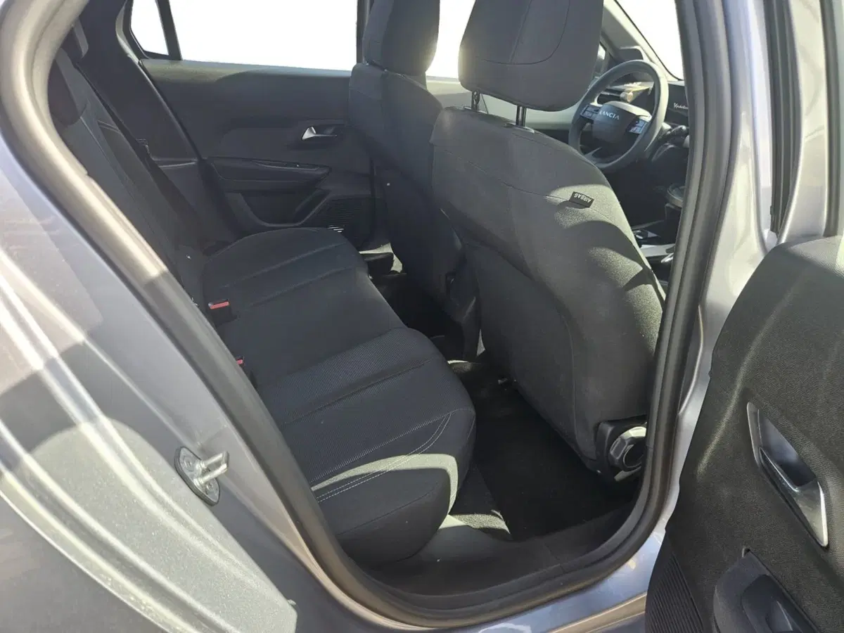 Lancia Ypsilon usata a Salerno (6)