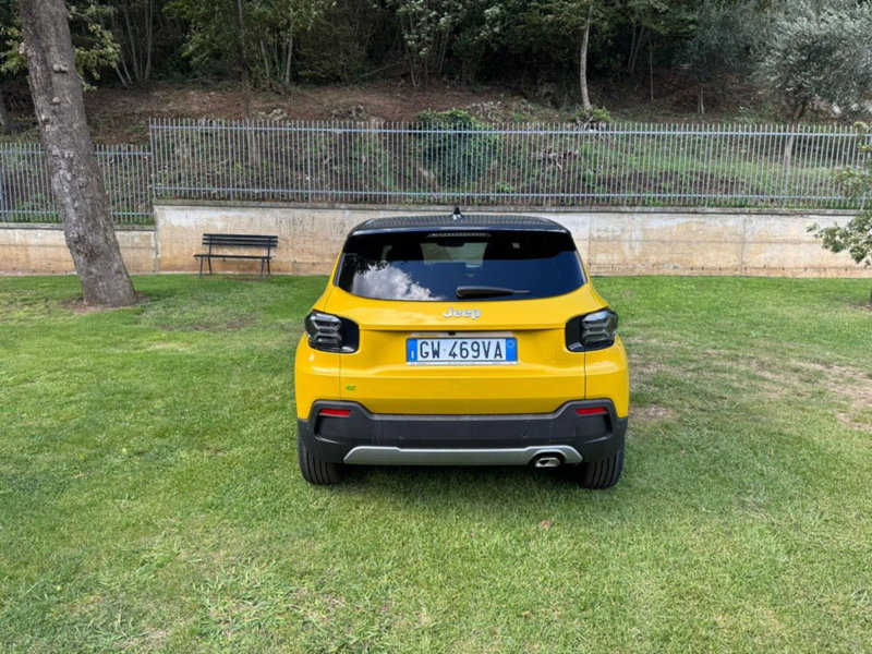 Jeep Avenger nuova a Salerno (11)