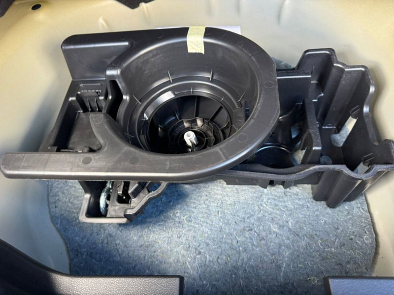 Jeep Avenger nuova a Salerno (14)