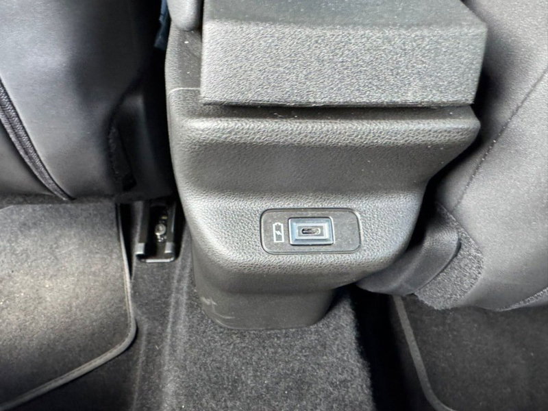 Jeep Avenger nuova a Salerno (18)