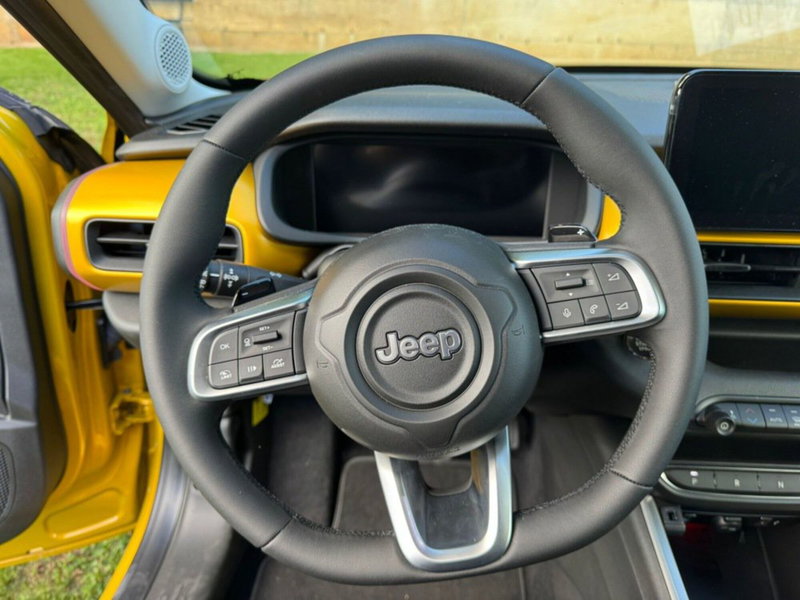 Jeep Avenger nuova a Salerno (20)