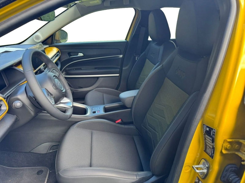 Jeep Avenger nuova a Salerno (6)