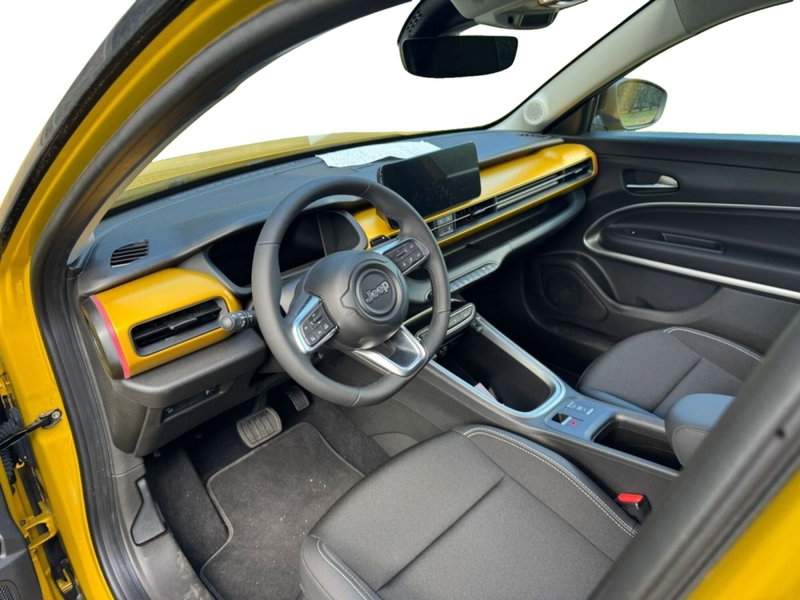 Jeep Avenger nuova a Salerno (8)