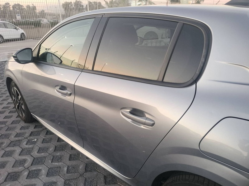 Peugeot 208 usata a Salerno (12)