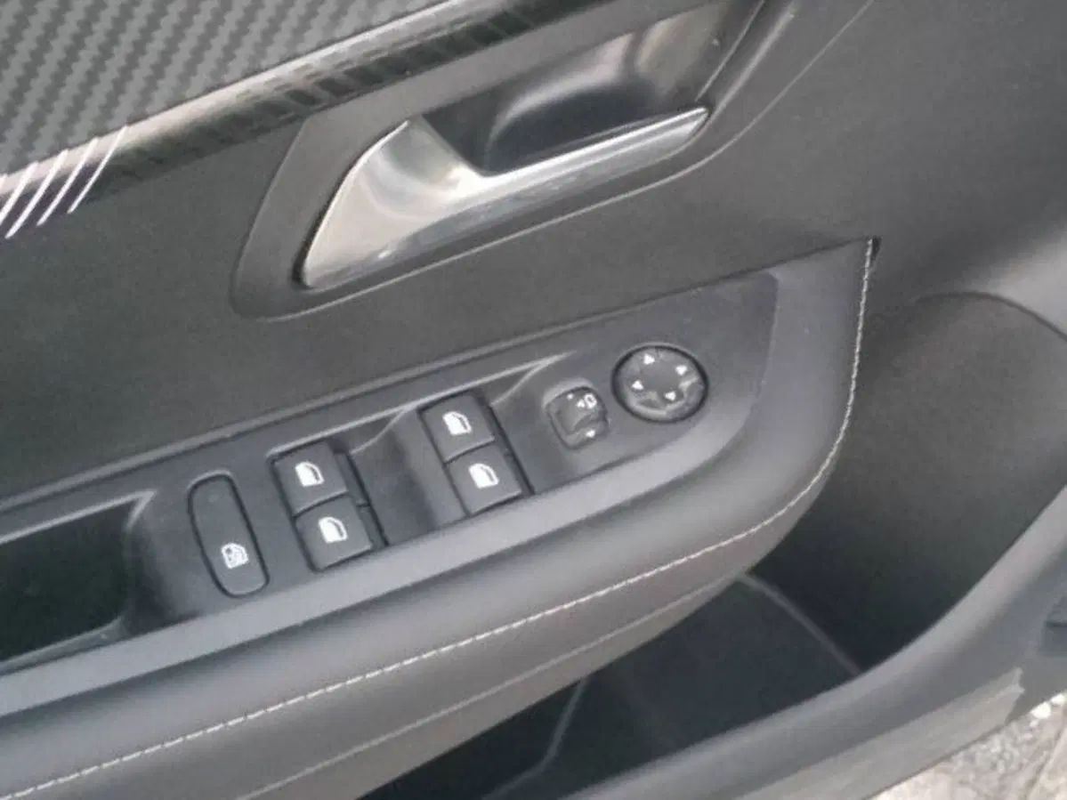 Peugeot 208 usata a Salerno (19)