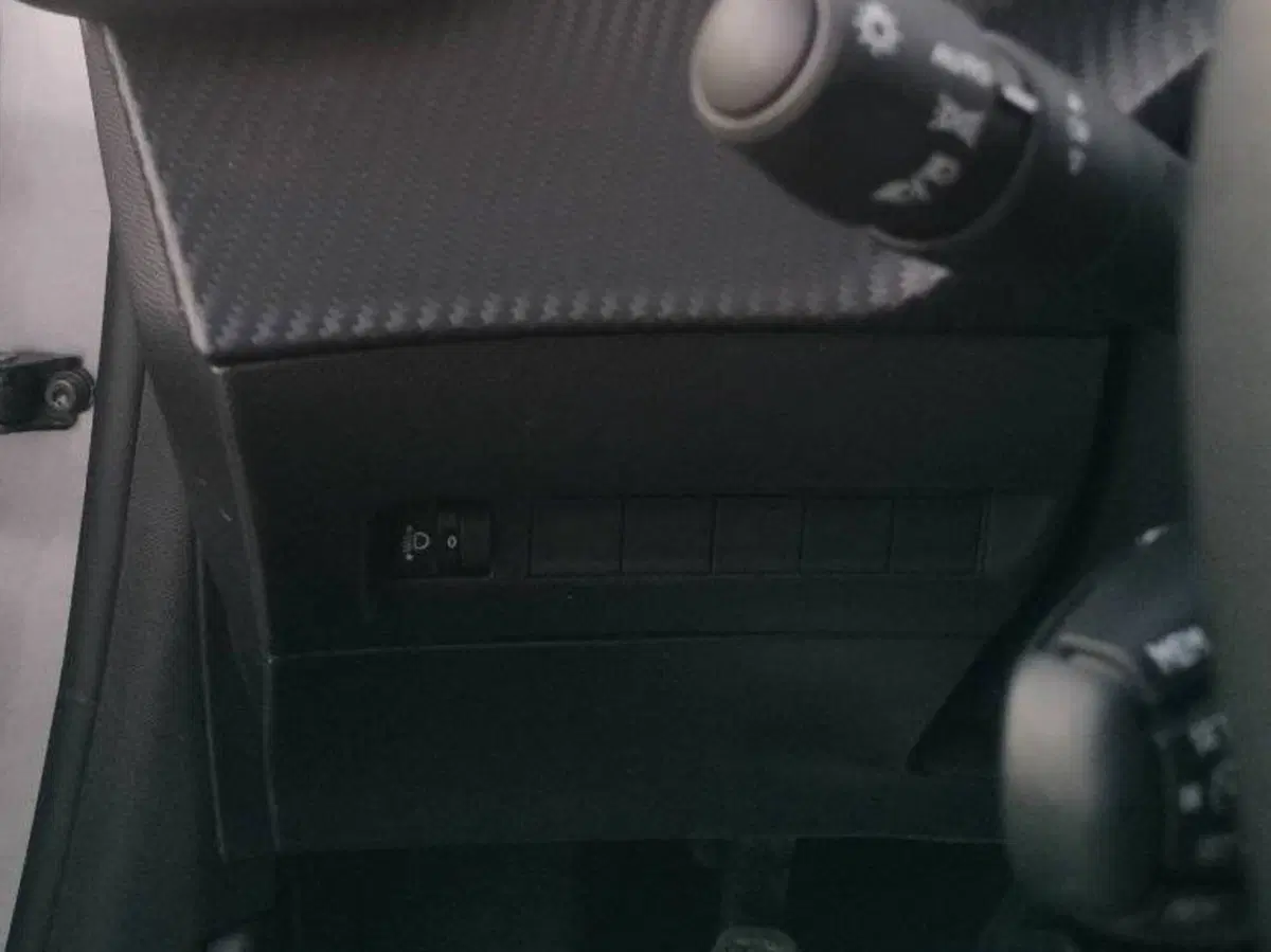 Peugeot 208 usata a Salerno (20)