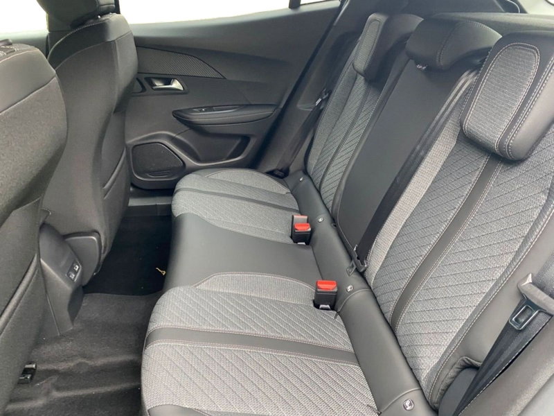 Peugeot 2008 nuova a Salerno (7)