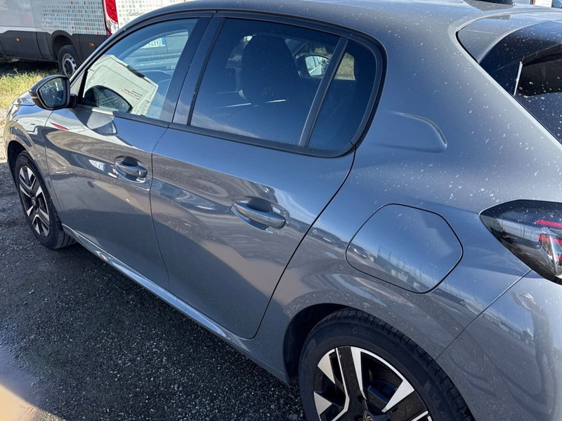 Peugeot 208 usata a Salerno (12)