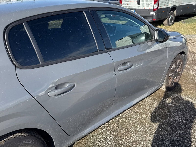 Peugeot 208 usata a Salerno (16)