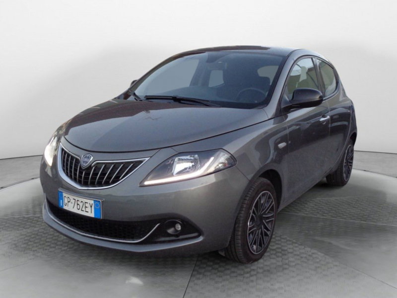 Lancia Ypsilon usata a Salerno