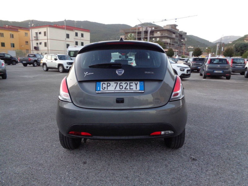 Lancia Ypsilon usata a Salerno (12)
