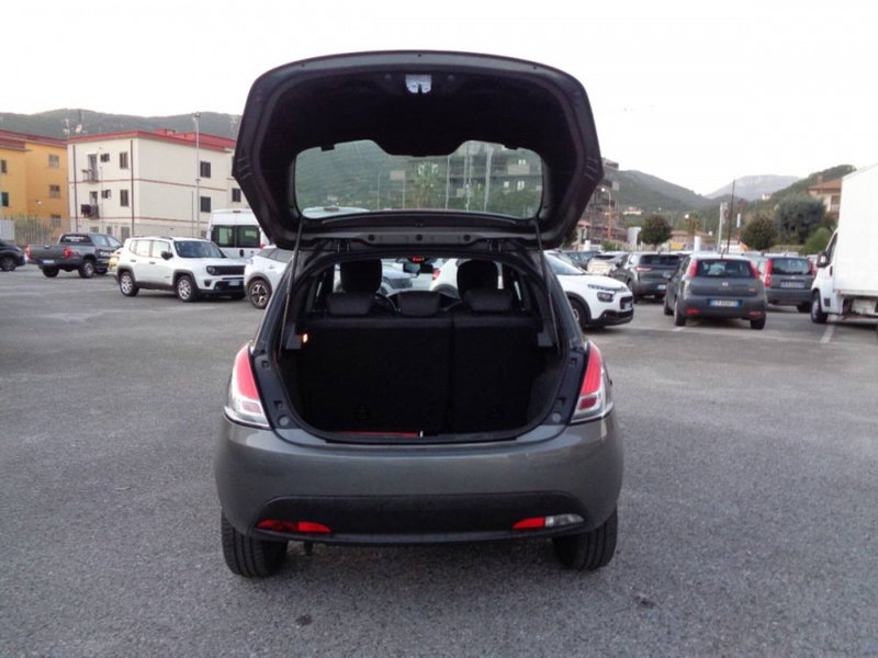 Lancia Ypsilon usata a Salerno (13)