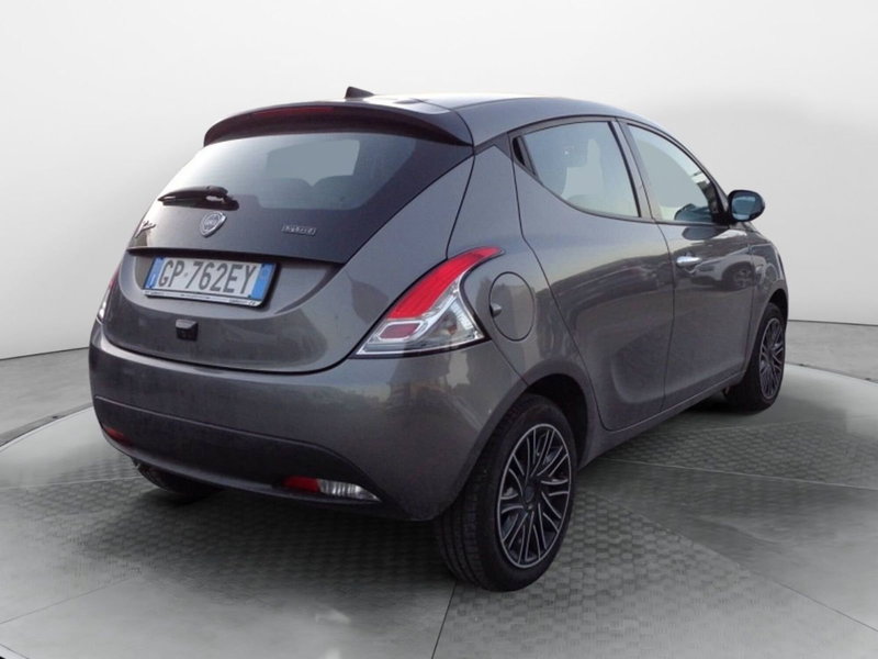 Lancia Ypsilon usata a Salerno (3)
