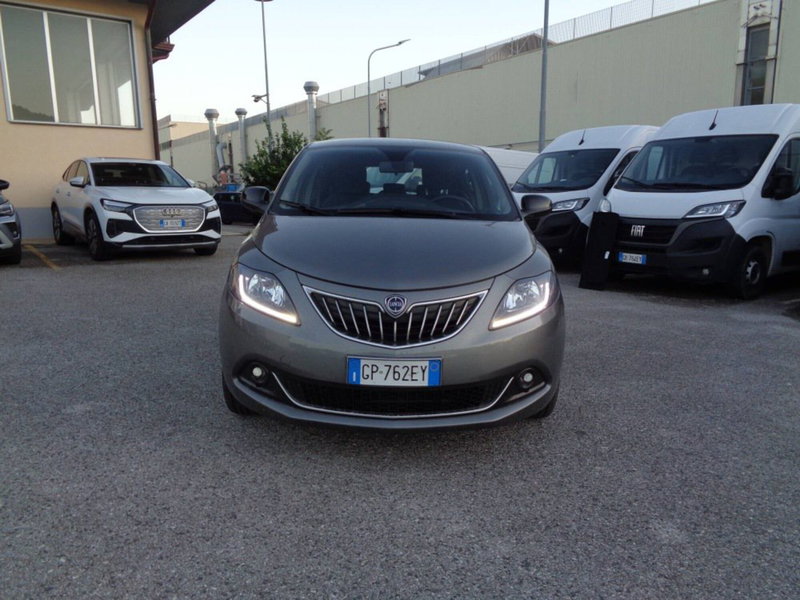 Lancia Ypsilon usata a Salerno (9)