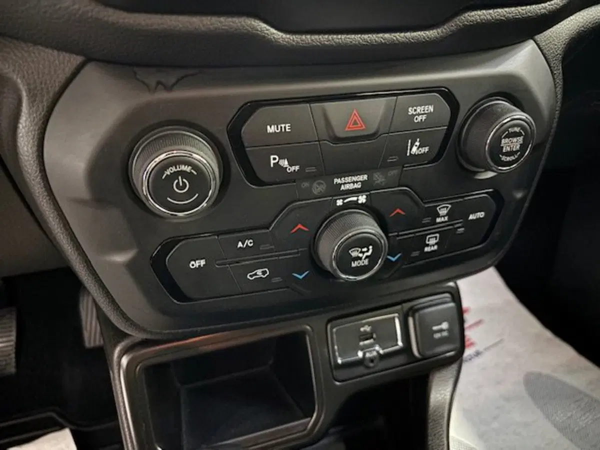 Jeep Renegade usata a Salerno (16)