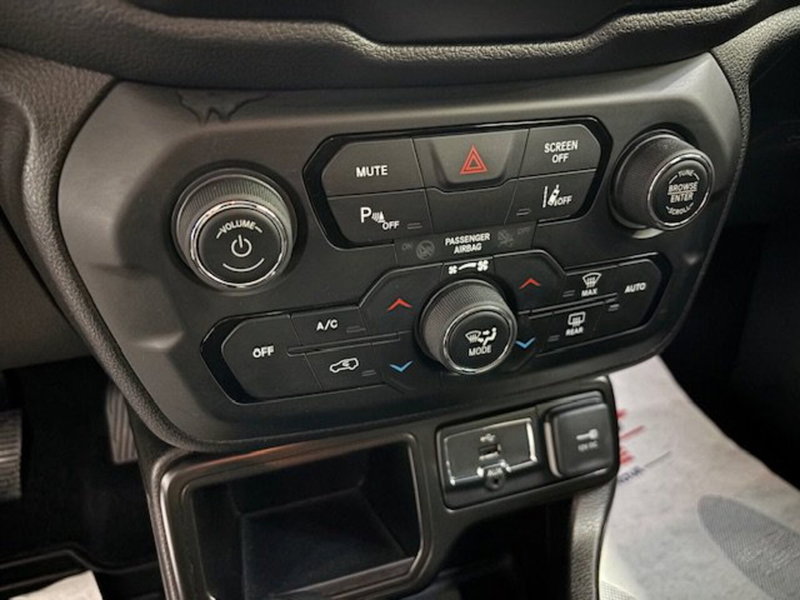 Jeep Renegade usata a Salerno (16)