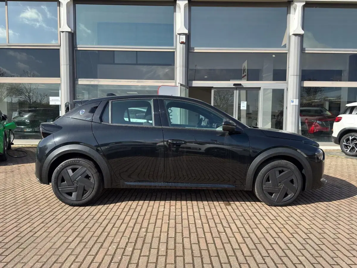 Lancia Ypsilon usata a Salerno (13)