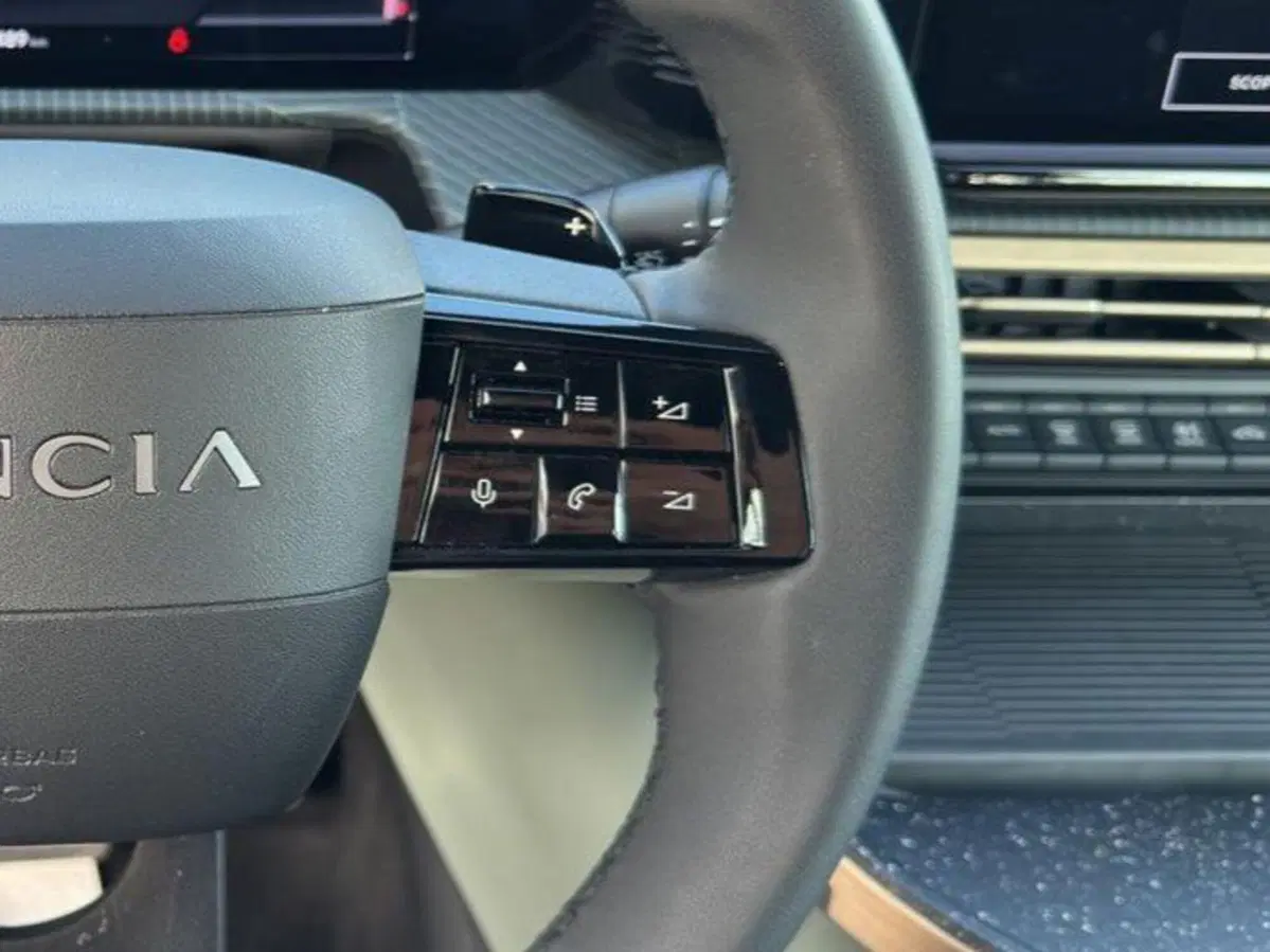 Lancia Ypsilon usata a Salerno (16)