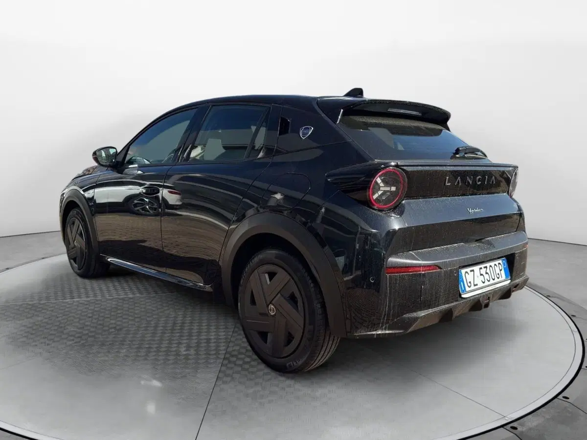 Lancia Ypsilon usata a Salerno (3)