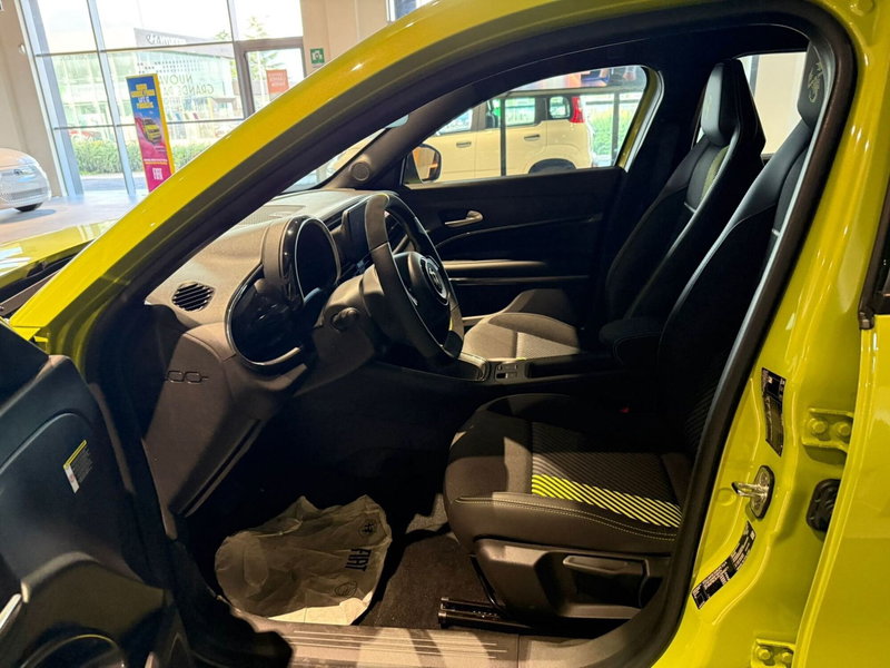 Abarth 600e nuova a Frosinone (5)