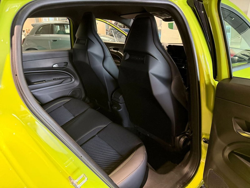 Abarth 600e nuova a Frosinone (7)