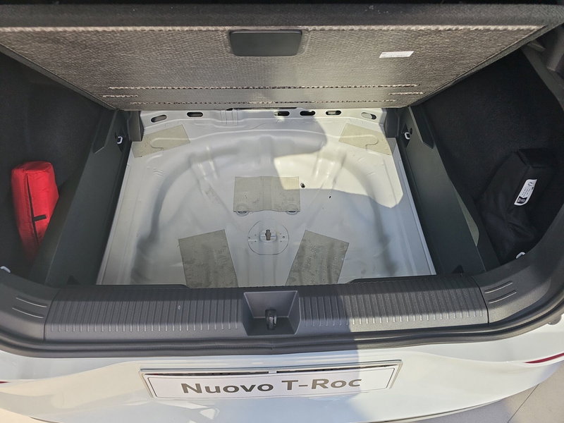 Volkswagen T-Roc nuova a Catanzaro (14)