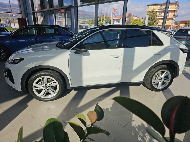Volkswagen T-Roc nuova a Catanzaro (6)