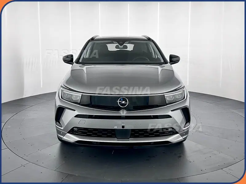 Opel Grandland nuova a Milano (2)