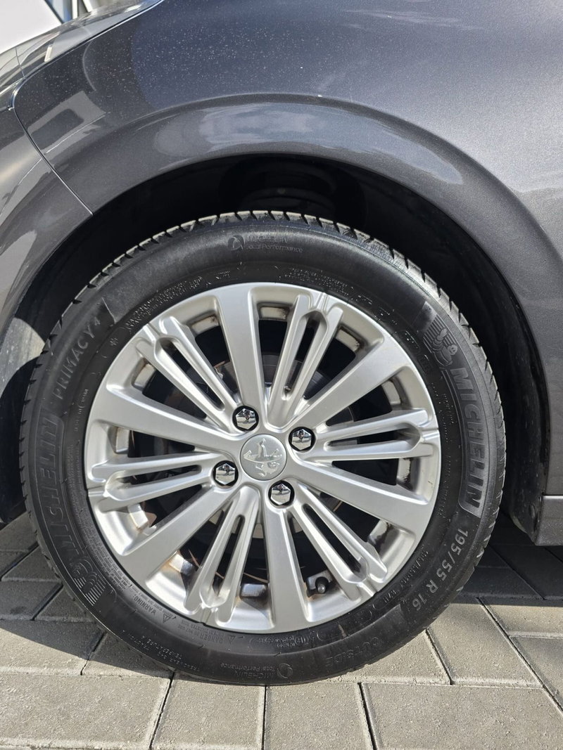 Peugeot 208 usata a Massa-Carrara (13)