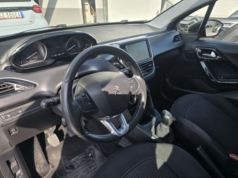 Peugeot 208 usata a Massa-Carrara (17)