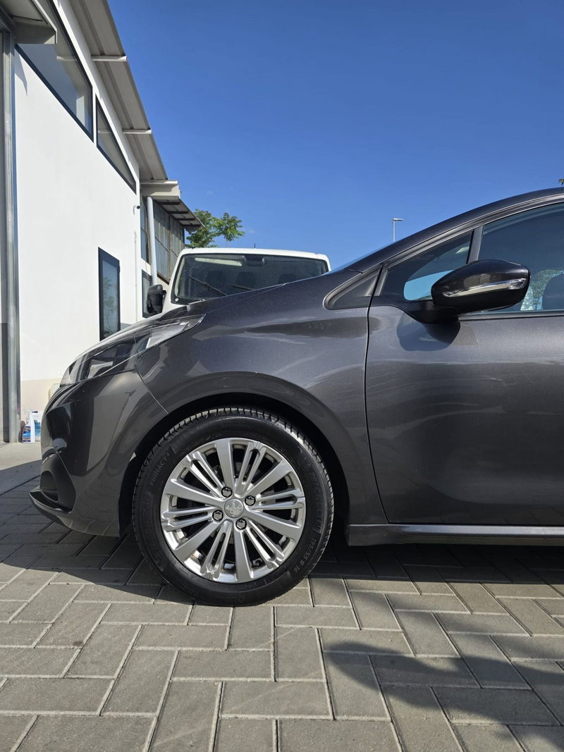 Peugeot 208 usata a Massa-Carrara (18)