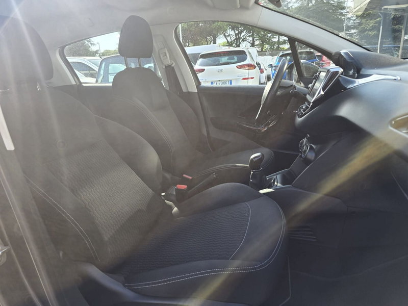 Peugeot 208 usata a Massa-Carrara (5)