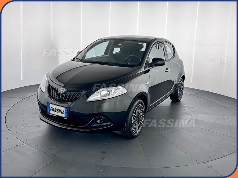 Lancia Ypsilon usata a Milano (3)