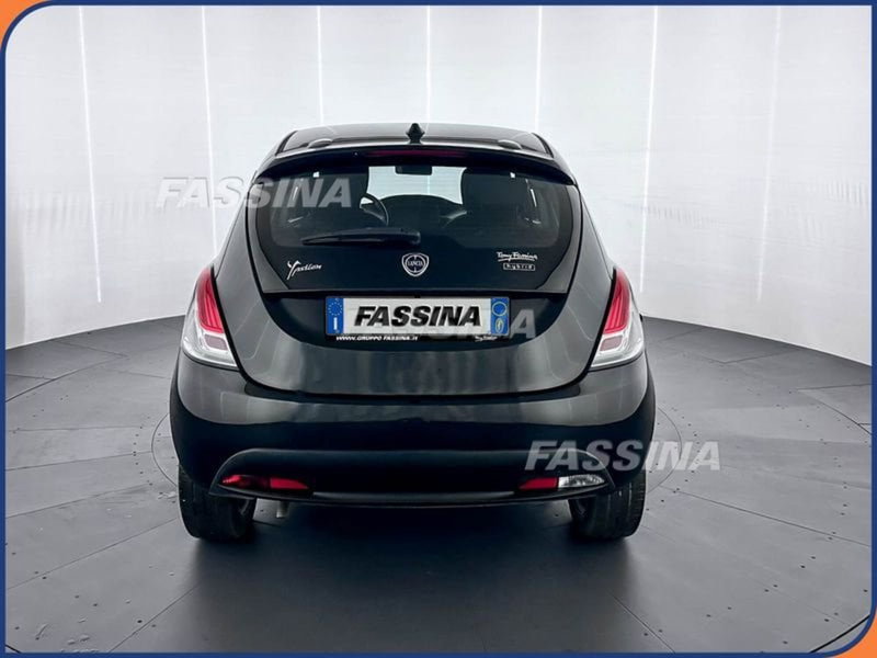 Lancia Ypsilon usata a Milano (5)