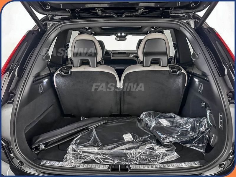 Volvo XC90 nuova a Milano (12)