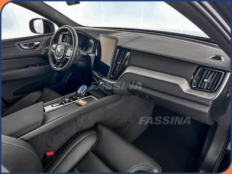 Volvo XC60 nuova a Milano (13)