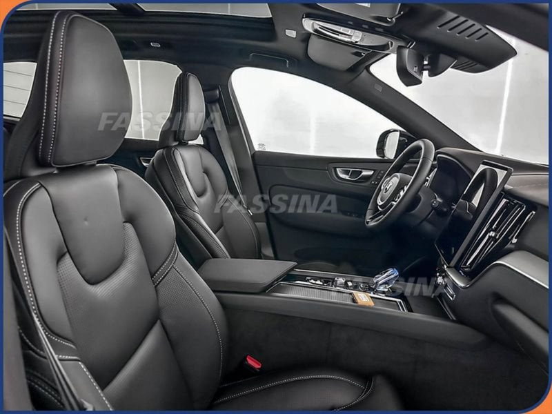 Volvo XC60 nuova a Milano (14)