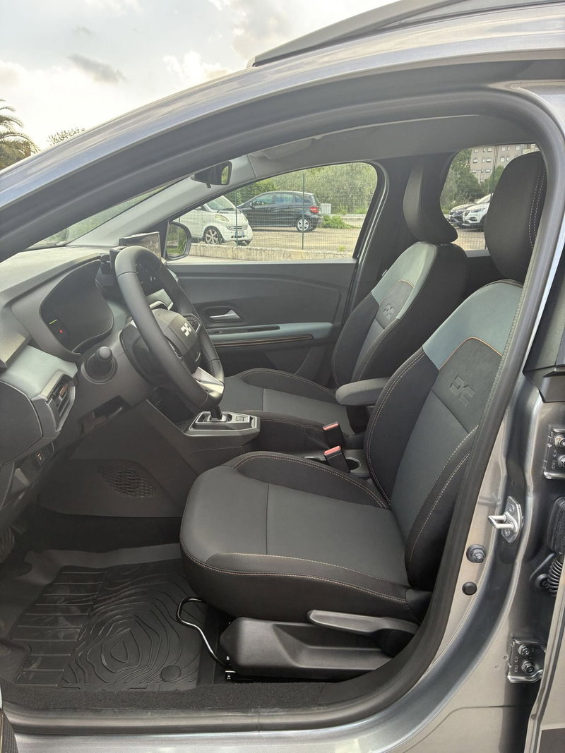 Dacia Jogger nuova a Frosinone (10)