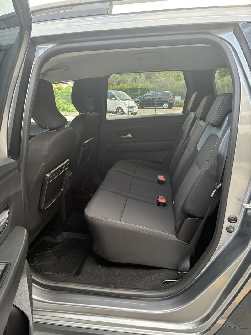 Dacia Jogger nuova a Frosinone (11)