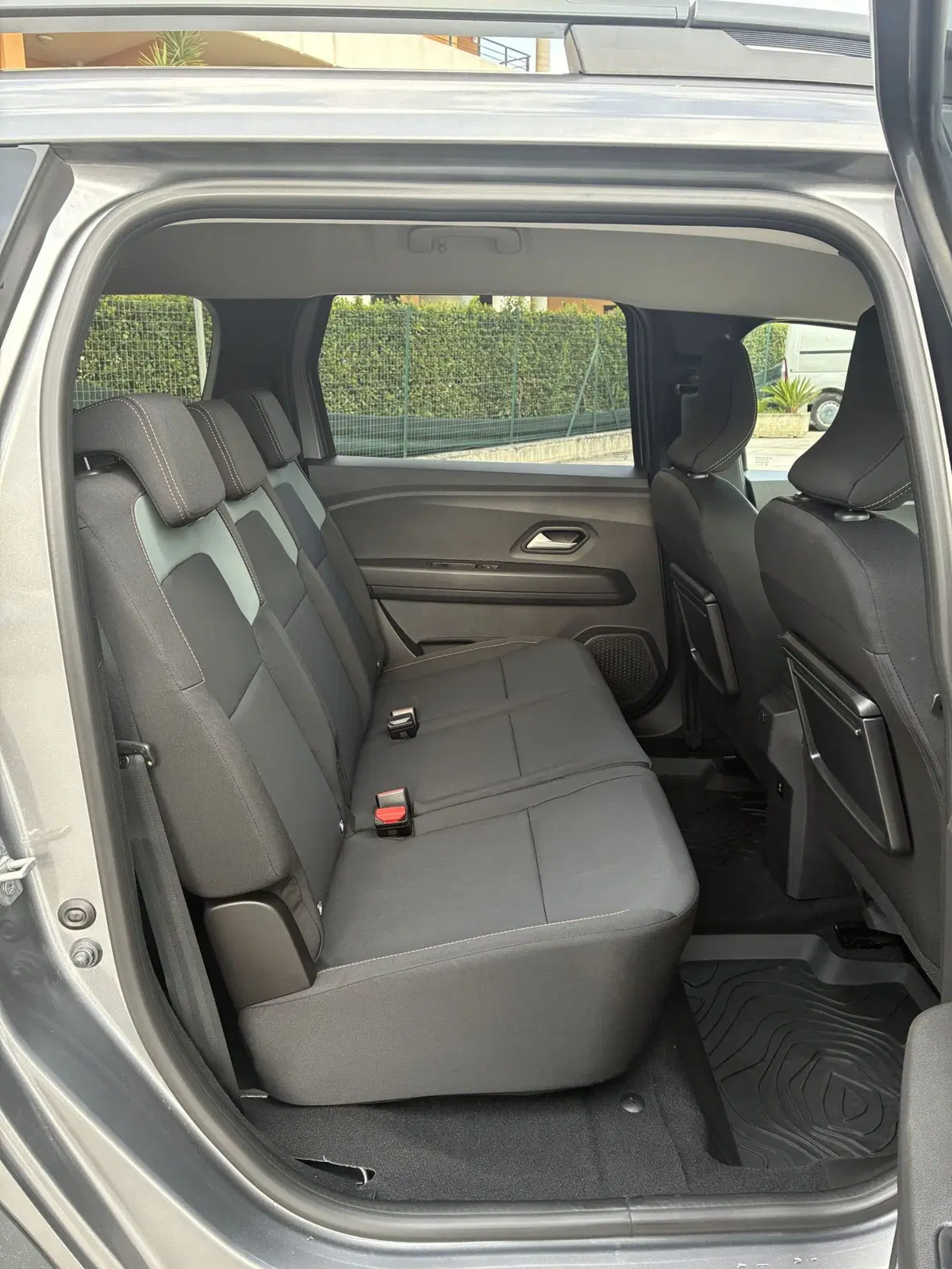 Dacia Jogger nuova a Frosinone (12)