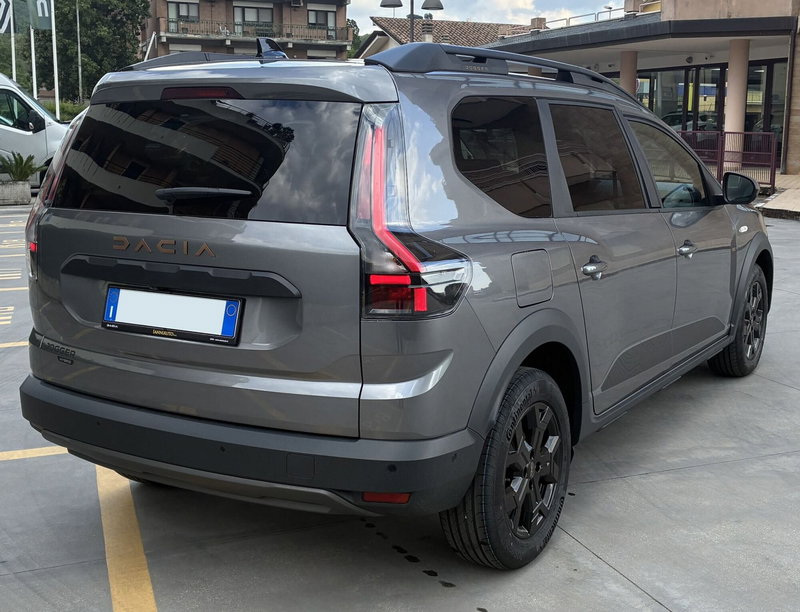 Dacia Jogger nuova a Frosinone (6)
