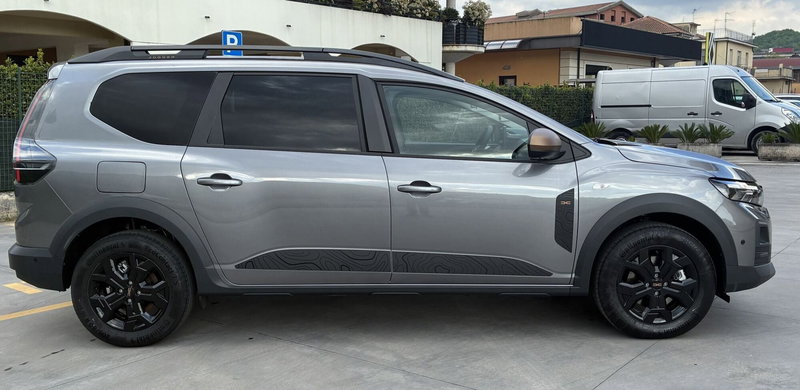 Dacia Jogger nuova a Frosinone (7)