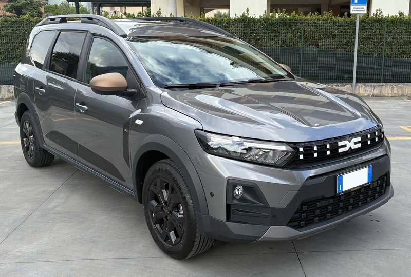 Dacia Jogger nuova a Frosinone (8)
