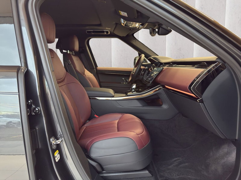 Land Rover Range Rover Sport nuova a Milano (3)