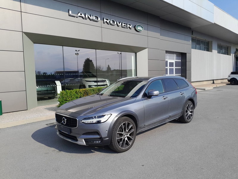 Volvo V90 Cross Country usata a Cuneo