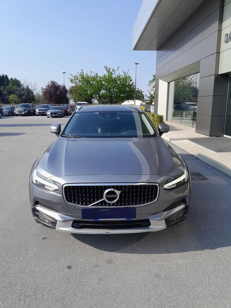 Volvo V90 Cross Country usata a Cuneo (2)