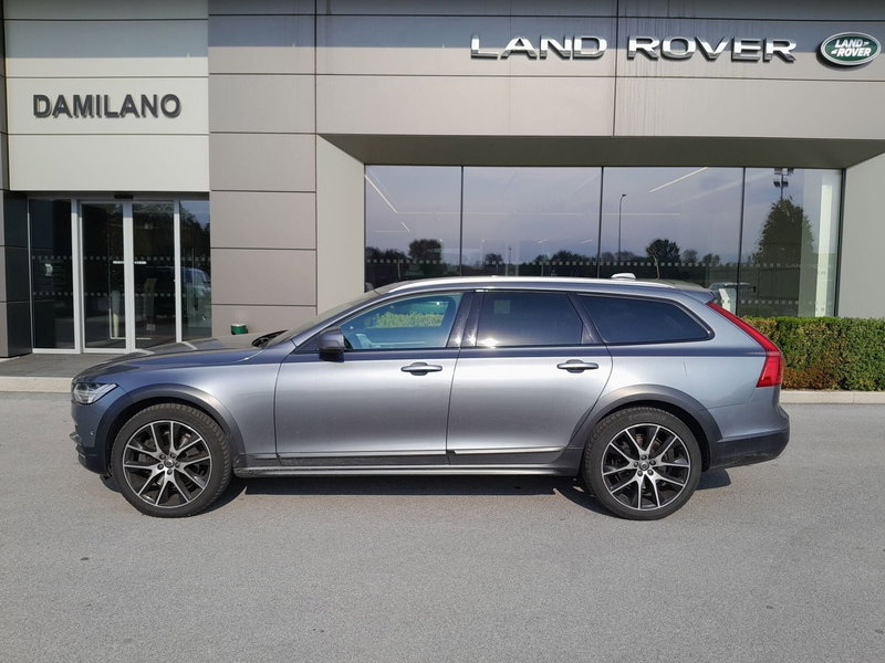 Volvo V90 Cross Country usata a Cuneo (4)