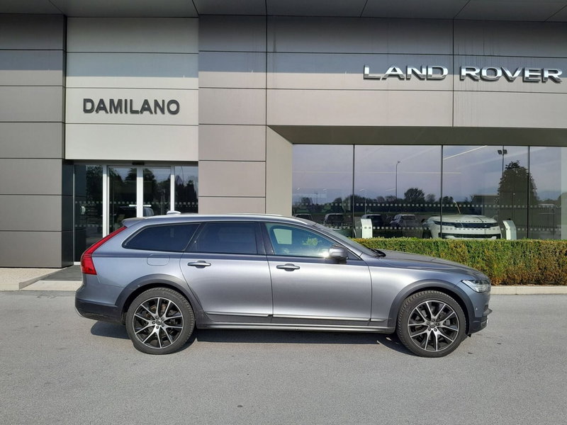 Volvo V90 Cross Country usata a Cuneo (5)