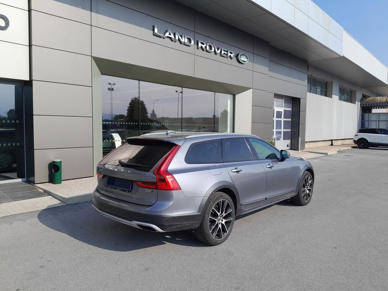 Volvo V90 Cross Country usata a Cuneo (8)