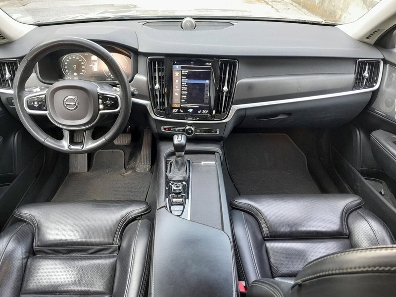 Volvo V90 Cross Country usata a Cuneo (9)